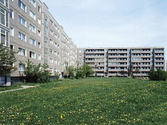 Junge Familie für 3 Zimmerwohnung mit Balkon gesucht