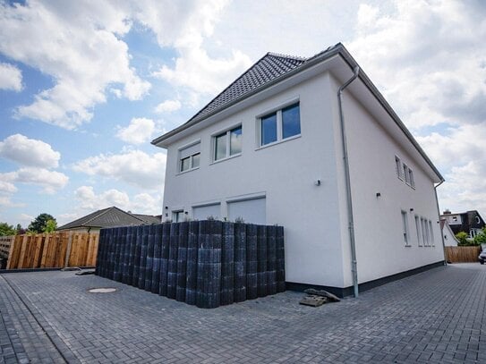 Moderne und helle 2-Zimmer-Erdgeschosswohnung mit Terrasse in Top-Lage von Achim-Uphusen