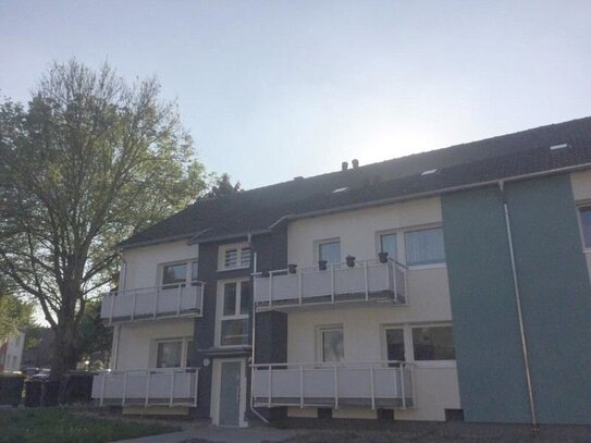 Schöne 2 Zimmer mit Balkon in toller Umfeld