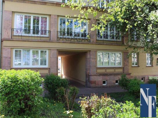 Balkon im 2.OG, alle Zimmer Hofseitig, Tageslichtbad, inklusive Bodenkammer