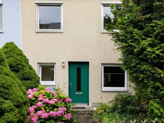 Einladendes Reihenmittelhaus mit Garten & Terrasse in ruhiger Lage von Würzburg-Lengfeld