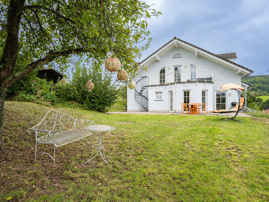 Ein-, Zweifamilienhaus in unverbaubarer Höhenlage in Irrel. 5-min L- Echternach!