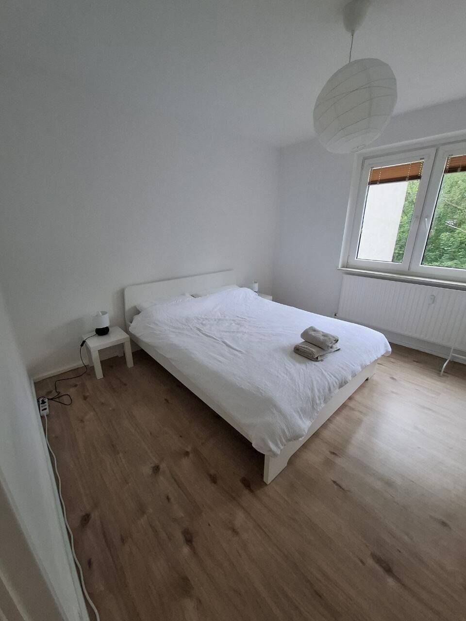 Möbliertes Zimmer für Damen in einer 3-Zimmer-WG zu vermieten - Photo 1
