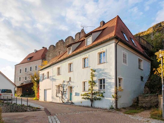 Historisches Einfamilienhaus in idyllischer Lage in 92331 Lupburg