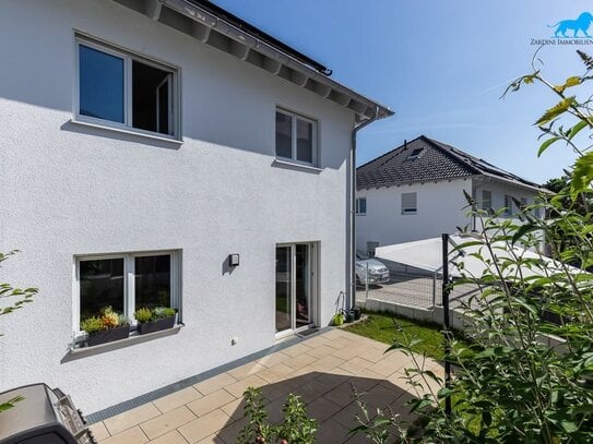 Moderne Doppelhaushälfte mit Südterrasse, Neuwertig & Energieeffizient EnEff. Kl. A