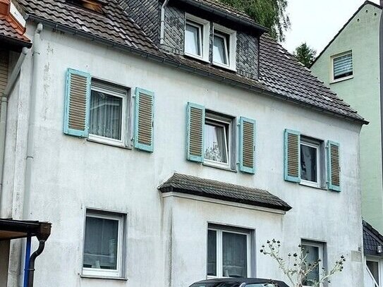 3 Fam.- Haus mit Einstellplatz in Remscheid West