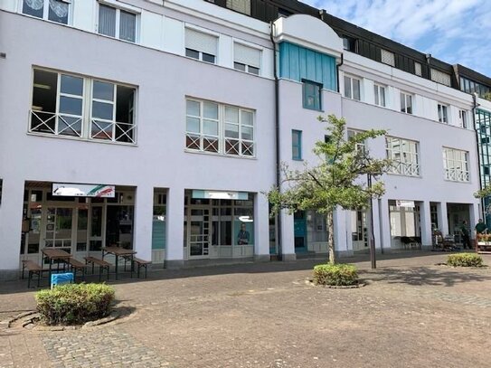 LIEDERBACH am Marktplatz, schönes helles Ladengeschaft m.großem Schaufenster