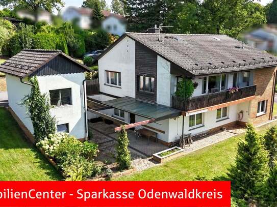 Ruhig, sonnig und mit tollem Ausblick gelegen. 1-Familienhaus mit Garage in Odenwälder Höhenort.