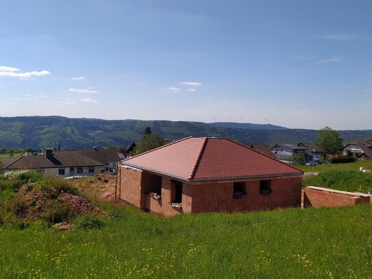 Liebhaberobjekt - außergewöhnliches Kuppelhaus - im Rohbau