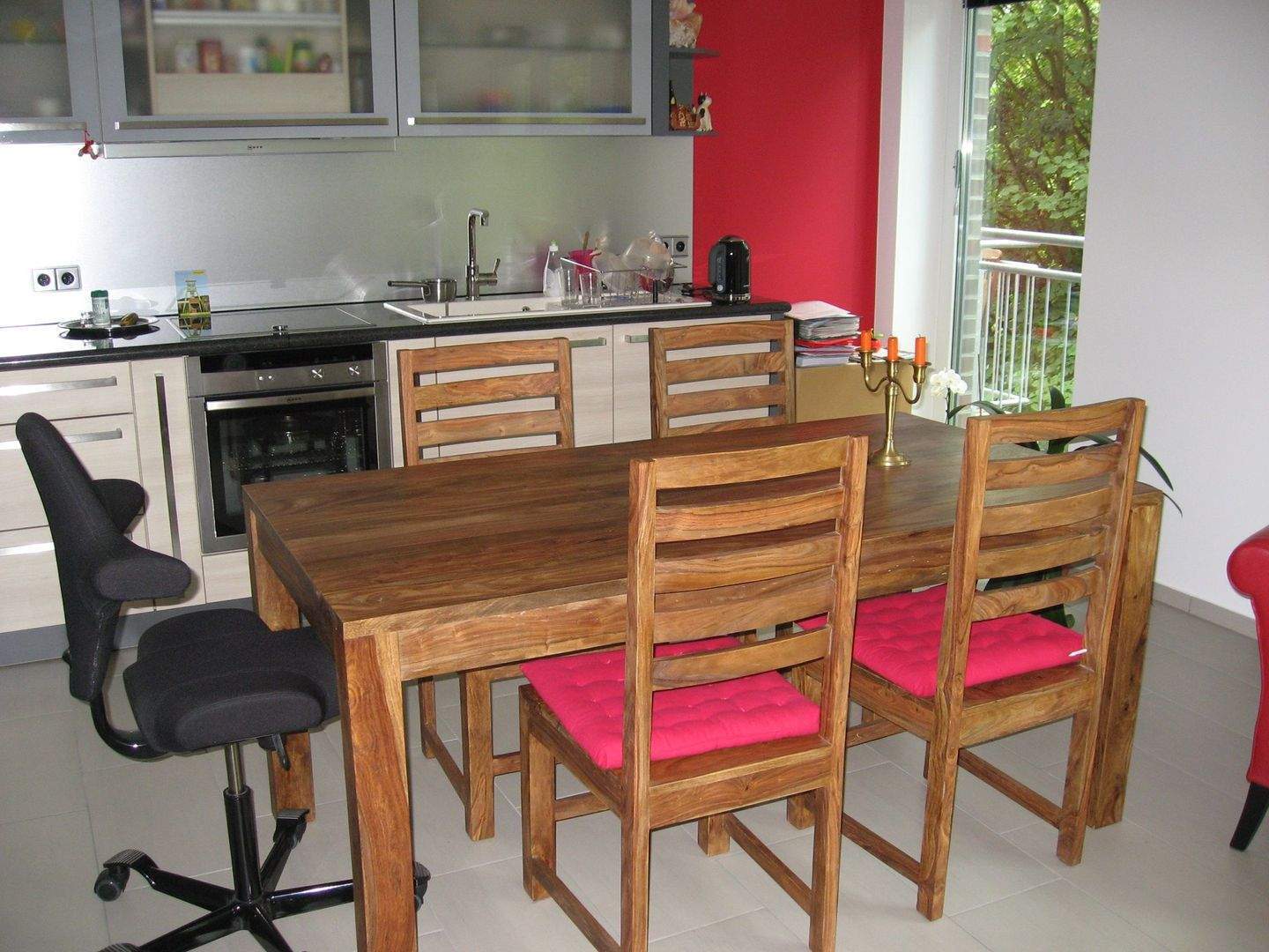 Moderne 2-Zimmer-Wohnung mit Balkon, Tiefgaragenstellplatz & Aufzug