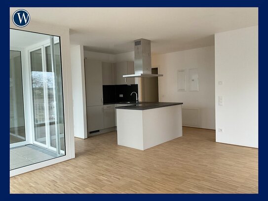 Neues Wohngefühl! Helle 3 Zimmer mit "Glaswandbalkon" + Einbauküche + Bad mit Walk-In-Dusche, Aufzug