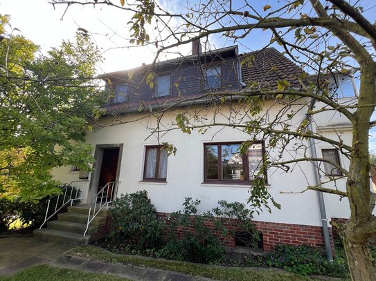 Wohnhaus in ruhiger Lage mit unverbaubarem Blick in die Porta Westfalica.