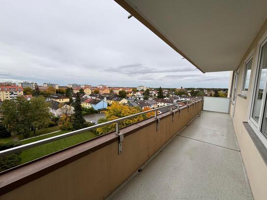 Schöne 2-Zimmer Wohnung mit großem Balkon und traumhaftem Weitblick in Germering