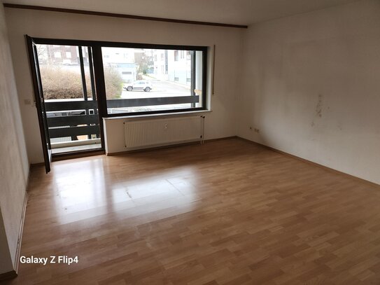 sympathische 2-Zi-Wohnung mit sehr guter Aufteilung inkl. EBK, Balkon, Garage in ruhiger Lage , Pfhm.-Sonnenhof - Carl-…