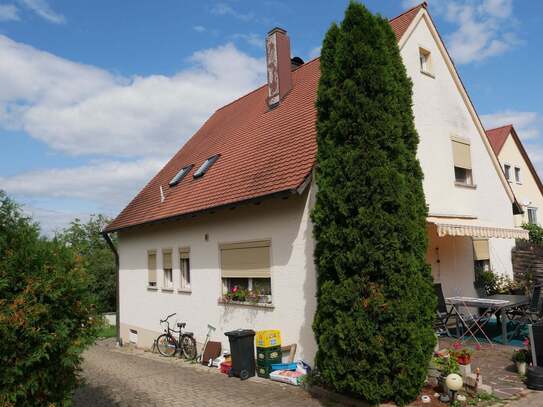 Kleines Wohnhaus in herrlicher Ortsrandlage