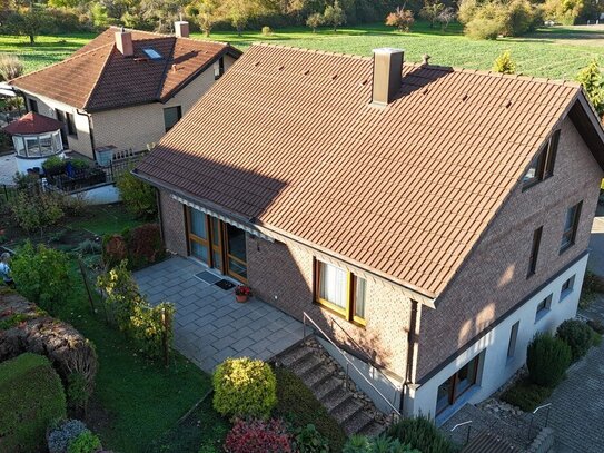 Freistehendes Haus mit Einliegerwohnung in bester Lage und Ausbaureserve