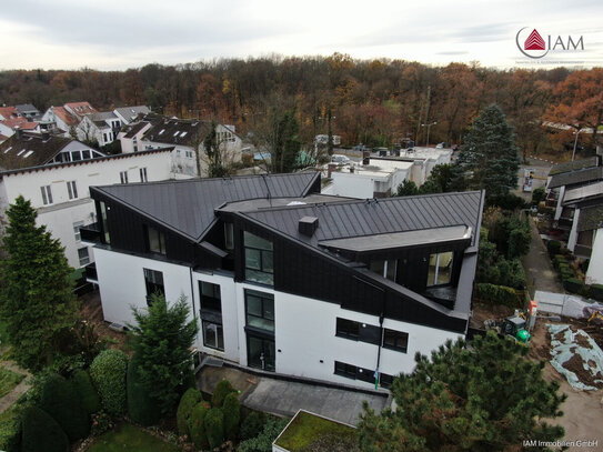 Luxuswohnung in erstklassiger Lage Sachsenhausens |Tiefgaragenstellplatz mit Tesla Wallbox