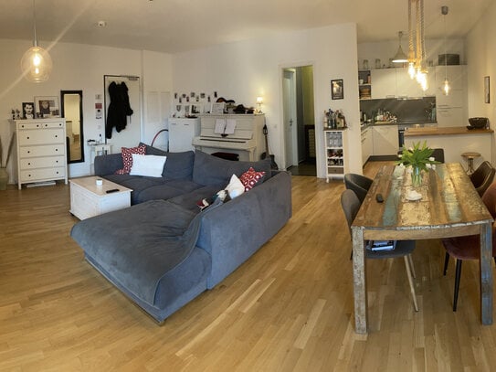 Wunderschöne 73qm 2 Zimmer Wohnung in Friedrichshain zur Zwischenmiete 10.03.25-08.04.25