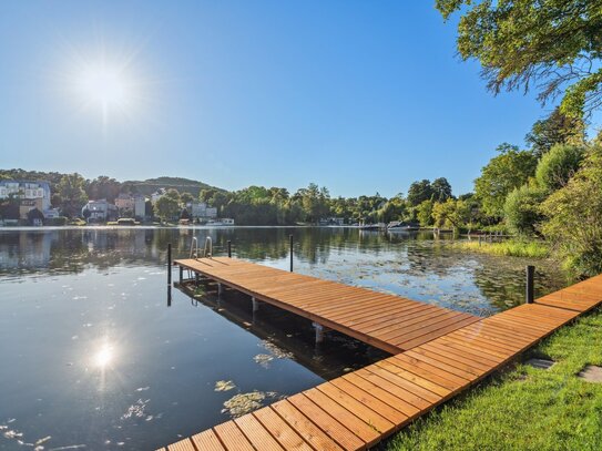 Großzügige Villa mit Seegrundstück am Flakensee