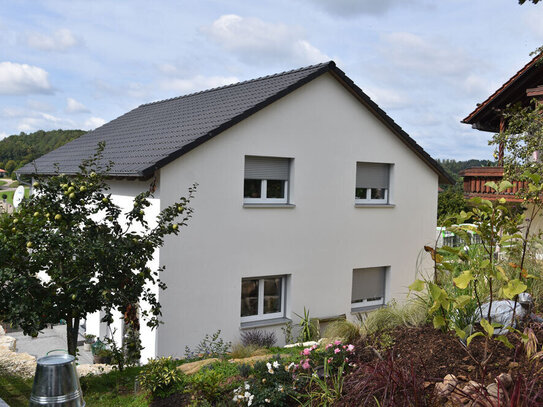 Schöne Wohnung EG in 2 Familienhaus