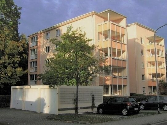 Schöne 3 Zimmerwohnung direkt am Stadtwald