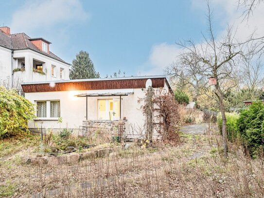 Grundstück mit Einfamilienhaus nahe dem Altglienicker Wasserturm