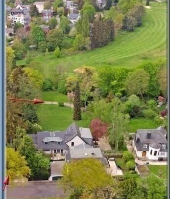 KRONBERG/TS: B e s t l a g e ! Moderne VILLA, direkt am Golfplatz ! Herrlicher Burgblick !