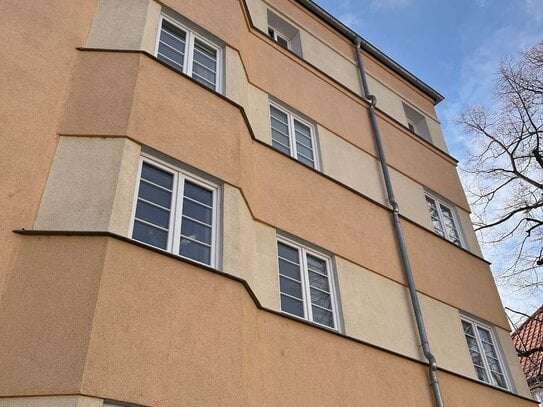 große 1 Zimmerwohnung mit Balkon und Wohnküche