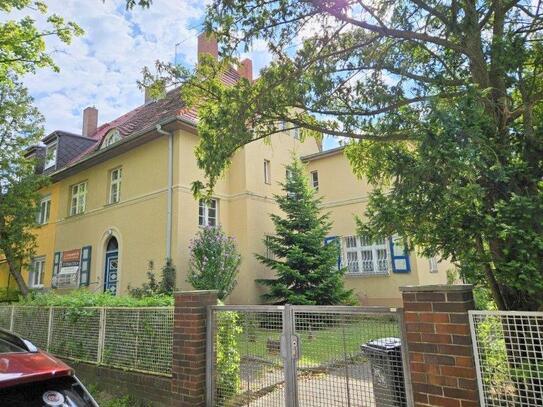 Mehrfamilienhaus, mit 3 separaten Wohnungen, in Berlin-Lichterfelde zu verkaufen.