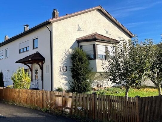 Reihenendhaus mit Garten und Garage