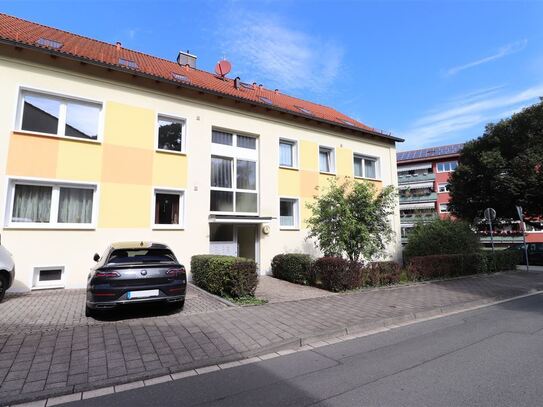 Charmante 2,5-Zimmer-Wohnung mit Balkon und Kfz-Stellplatz