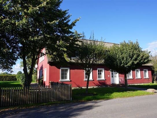 Lieper Winkel: Helle 3-Zimmerwohnung mit Loggia und Garten