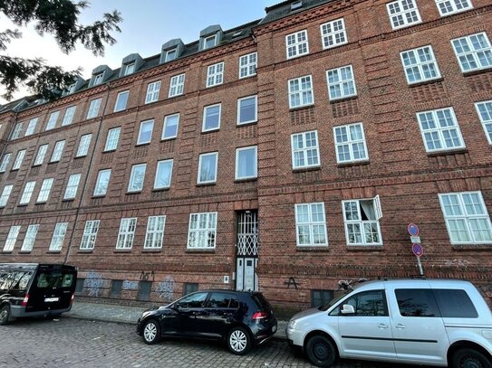 4-Zimmer-Altbau-Wohnung mit Balkon, Am Schloßwall 5, 1. OG links