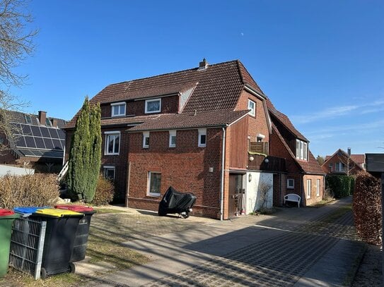 Großzügige 2,5-Zimmer-Wohnung mit Terrasse und Garten in Alt-Nettelnburg