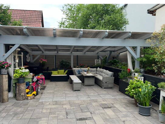 Neuwertiges Einfamilienhaus mit Gartenoase