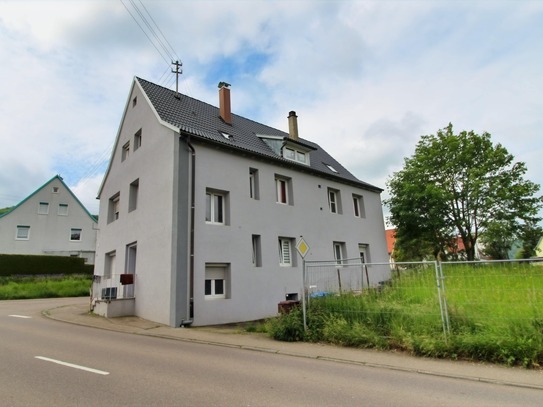 Freistehendes Mehrfamilienhaus mit drei Wohnungen