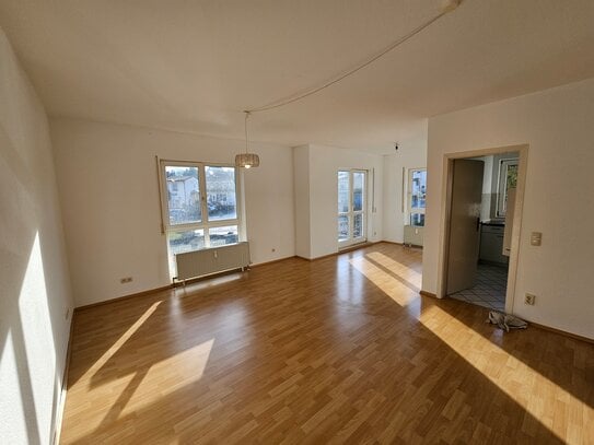 2-Zimmer-Wohnung mit Balkon und Tageslichtbad – zentral in Usingen