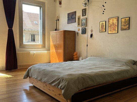 Lichtdurchflutete, bezugsfreie und modernisierte 2-Zimmerwohnung in beliebter Lage - gebührenfrei!