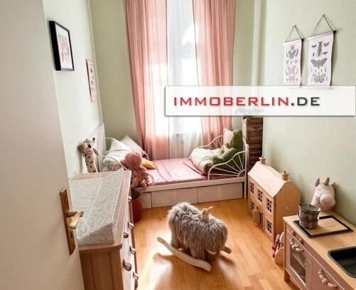 IMMOBERLIN.DE - Stilvolle Altbauwohnung mit ruhigem Südwestbalkon im Samariterkiez