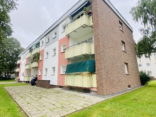 vermietete Wohnung mit Balkon und Garten in modernisiertem Haus