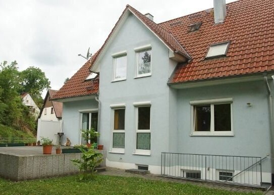 2 Zi. UG-Wohnung mit schöner Terrasse in Gottenheim