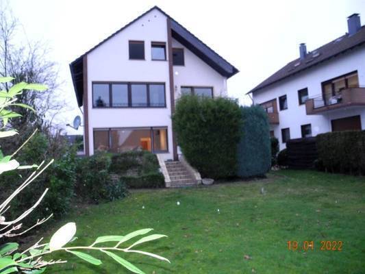 Sanierte E.G.-Whg. 92m², 3,5 Zi. Flur, Küche, neues modernes Vollbad, Terrasse+Sichtschutz 51373 LEV