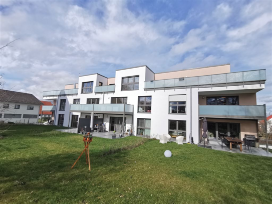 barrierefreie Wohnung mit Aufzug und Balkon.