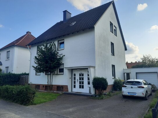 Zweifamilienhaus mit ausgebautem Dachgeschoss in familienfreundlicher Wohnlage Wiedenbrück