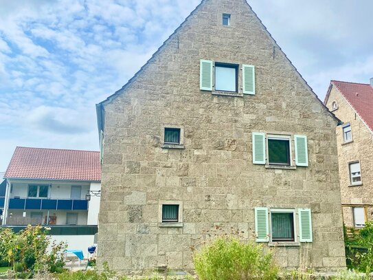 geräumige 2,5 Zimmer Wohnung im Weinort Randersacker