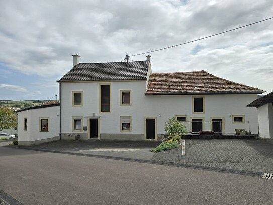 Einfamilienhaus mit Nebengebäuden in direkter Nähe zu Luxemburg - Echternach!