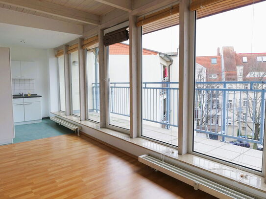 Helle und großzügige 3-Raum-Wohnung mit Balkon in Halle (Saale)