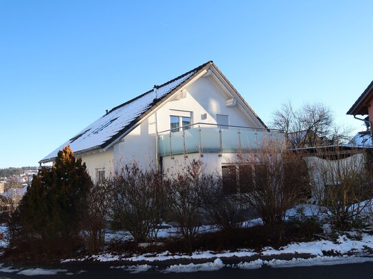 Ein charmantes Einfamilienhaus mit drei Wohnungen in ruhiger Lage in Niedereschach