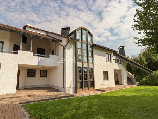 Ruhig und idyllisch gelegen - Einfamilienhaus mit außergewöhnlicher Architektur