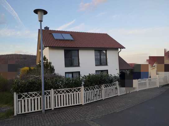 Wunderschönes Einfamilienhaus mit Garten und Terrasse sowie Carport und 2 weiteren Stellplätzen